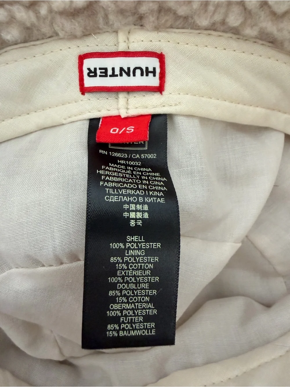 Hunter Plush Sherpa Bucket Hat in Light Beige